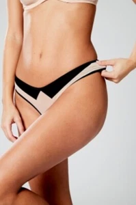 CHANTAL THOMASS TANGA TAILLE 40 MODELE SINGULIER REF T03A80 - Picture 1 of 3