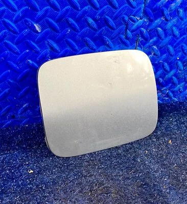 ?? 1999 - 2003 LEXUS RX 300 OEM GAS CAP COVER SILVER GREY - Image 1 of 4