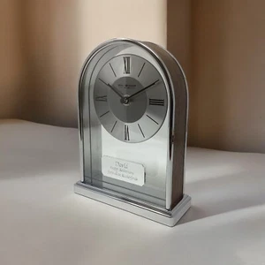 Reloj Abrigo Personalizado Cromo y Madera - Grabado Cumpleaños Retiro Regalo - Imagen 1 de 6
