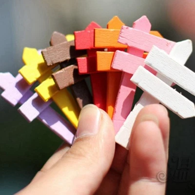20 Pcs Mixed Color Mini Wooden Sign Post Fence Dollhouse for Miniature Craft - Image 1 of 4