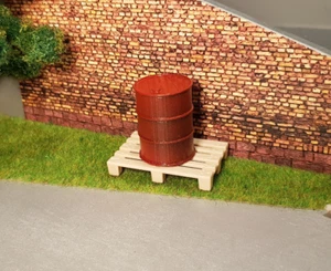 Ölfass auf Palette (1:32), versch. Farben, Zubehör Siku Control, NEU - Bild 1 von 10