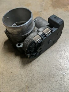 00-05 VW PASSAT AUDI A4 1.8 B5 AIR INTAKE FUEL Throttle Body BOSCH OE 06B133062B - Picture 1 of 7