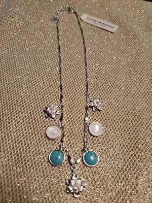 Collar de piedra y flor tono plata Lucky Brand, 17"+ 2" ext nuevo con etiquetas $39 Foto 1 de 3