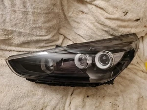 Headlight Front Left Hyundai i30 PDE Original 92101-G4XXX Damaged +Missing Lugs - Picture 1 of 16