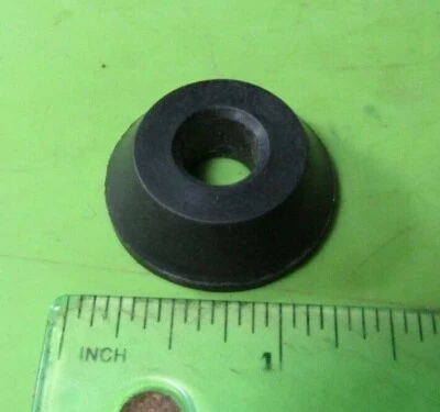 Bucha seção traseira carenagem Rickman Honda CR 750 CB 750 p/n R109 00 602 #8 nova na caixa  - Imagem 1 de 3