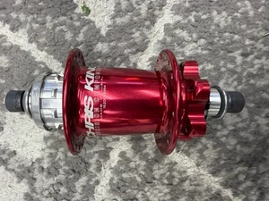 Chris King Bmx Disc ISO Red 6bolt 3/8 36 Hole Rear Hub 36H - Picture 1 of 7