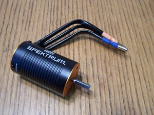Spektrum Firma 2200kv 4 Pole Brushless Motor 2-4s 5mm Axial 1/10 RBX10 RYFT Losi - Picture 1 of 4