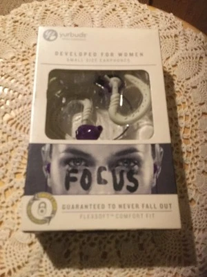 Fones de ouvido femininos de tamanho pequeno projetados para Yurbuds novos na caixa.  Cinza.  Esporte. - Imagem 1 de 3