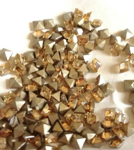 130 piezas Swarovski 4428 3 mm Xilion sombra dorada forma cuadrada diamantes de imitación laminados - Imagen 1 de 2