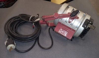 Mole-Richardson 4821 650W Tweenie II Solarspot Fresnel Tungsten Light No Doors - Image 1 of 4