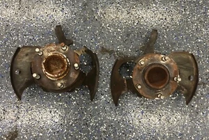 Pontiac GTO 2004 OEM GM delantero izquierdo derecho nudillo eje dirección buje cojinete Q2 - Imagen 1 de 9