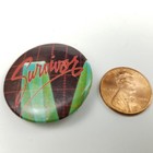 Survivor Band Pin Button Pinback Button-Up Co 1983 années 80 logo rose rock vintage