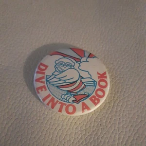 Dive Into A Book Vintage Badge - Foto 1 di 3