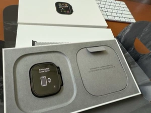 Apple Watch Ultra 2 cellular 49mm Black Titanium Case and Milanese Loop ATT only - Zdjęcie 1 z 9