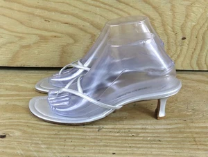 Manolo Blahnik 40 Silver Leather Sandals Thong Kitten Heel Shoes Italy - Picture 1 of 9