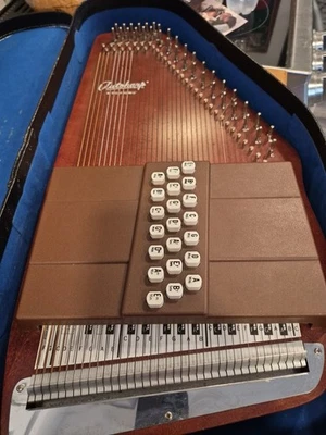 VINTAGE AUTOHARP, 1977 OSCAR SCHMIDT 21 CHORD 36 STRING, ONE OWNER - Image 1 of 4
