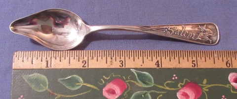VINTAGE 1890 SALEM MA STERLING SILVER SOUVENIR FRUIT SPOON WITH HALLOWEEN WITCH Cover