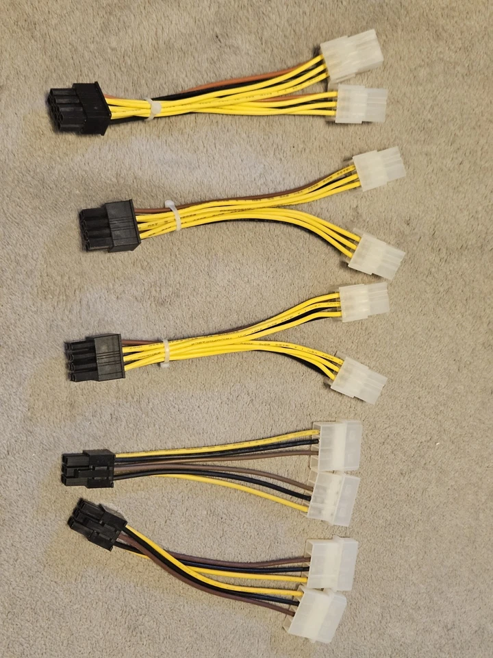 Adapter für Grafikkarten (2x 4 auf 6 Pin, 2x 6 auf 8 Pin) - Bild 1 von 1