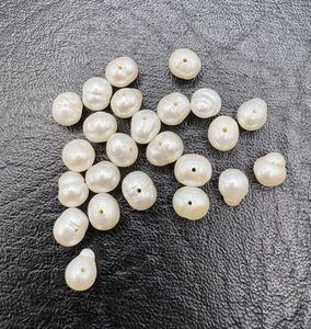 Echte Süßwasserperlen 24-Stück -gebohrt, perfekt für Schmuck, Ketten, Armbänder  - Bild 1 von 3