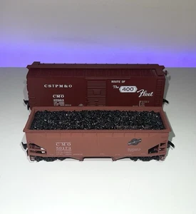Accurail HO CMO Freight Cars — 2 bay hopper #50173 & Single Door Boxcar #37663 - Picture 1 of 8