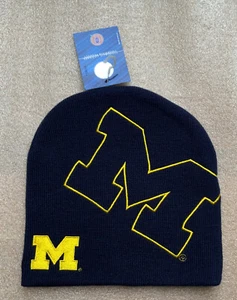 Gorra de invierno Michigan Wolverines color azul marino con licencia oficial original - Imagen 1 de 6