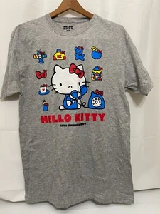 191099 CAJA DE BOTÍN Hello Kitty SANRIO 45 aniversario Med S/S Camiseta Gráfica - Imagen 1 de 3