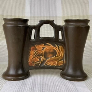Video! Roseville Rosecraft Vase Panel Brown Double Bud Art Deco - Picture 1 of 7
