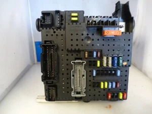SICHERUNGSKASTEN Volvo S60 I (RS/HV) 2.4 20V 140 (B5244S2) 2006 30765483 - Bild 1 von 3