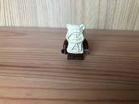 Lego Star Wars sw0067 Ewok Figure Tan Hood (Paploo) from 7139 Ewok Attack