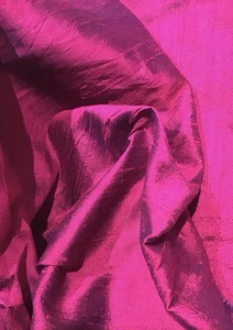 100% SILK DUPION 2-TONE MAGENTA FABRIC REMNANT 45 CMS. X 82 CMS. & FREEPOST! - Picture 1 of 4