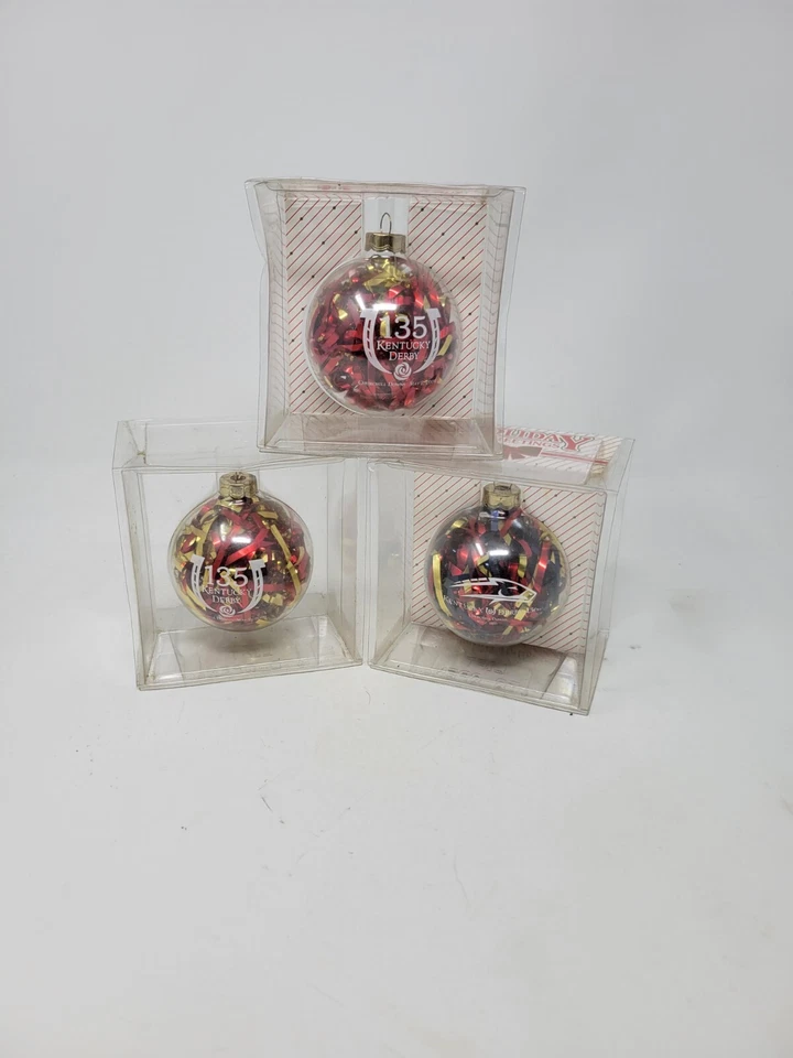 Juego de 3 adornos Derby de Kentucky nuevos en caja 1- 135/2009; 2-136/2010 con licencia  Foto 1 de 4