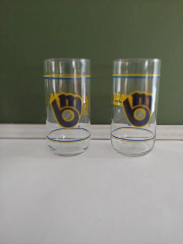 MLB Milwaukee Brewers Glasses Cover