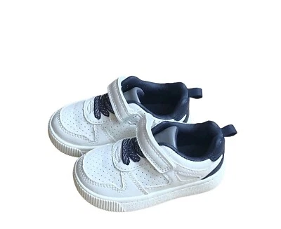 Zapatillas bajas Carters unisex bebé talla 5 cuero blanco azul marino. Foto 1 de 4