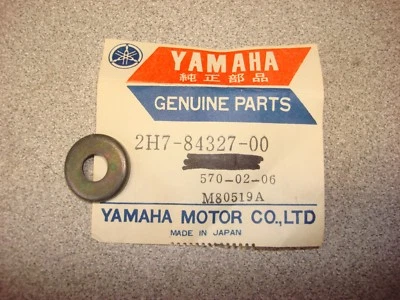LAVADORA DE FAROS ESPECIAL YAMAHA NOS OEM XS 1100 1978-1981 # 2H7-84327-00-00 Foto 1 de 2