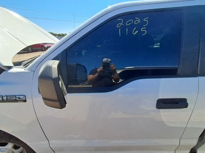 Used Front Left Door Assembly Front fits: 2017 Ford F150 PICKUP electric L. w/o Foto 1 de 4