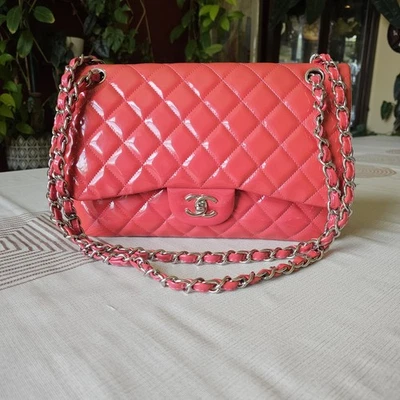 Auténtico Bolso Chanel Rosa Acolchado Charol Clásico Jumbo Doble Solapa Foto 1 de 4