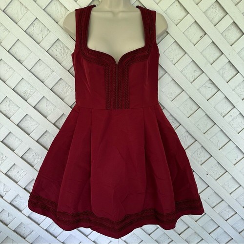 Abito corto rosso Valentino cuore faglia A Line plissettato rosso scuro taglia 42 media