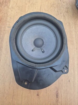 WM VE Caprice Front Speaker Bose LHS PASSENGER - 92158105 - image 1 of 2