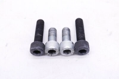 07 2007 06-19 TRIUMPH SCRAMBLER 900 OEM JUEGO TRASERO CLAVIJA MONTAJE PERNOS T21 Foto 1 de 3