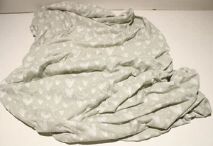 "Hoja de juego ajustada Biloban corazones gris 43""x28" - Imagen 1 de 3
