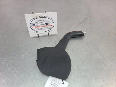 Conjunto de manija de freno de emergencia GTO 2004-06, costura roja - OEM Foto 1 de 4