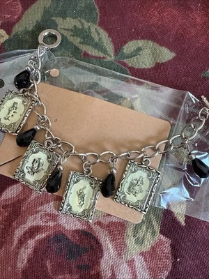 Pulsera vintage de joyería Disney Alicia en el país de las maravillas plateada negra 8 en victoriano Foto 1 de 4