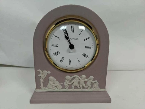 Wedgwood Jasperware Mantle Clock Lilac Dancing Cherubs Roman Numerals England Cover
