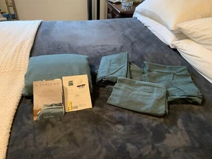 CASALUNA TARGET TEAL QUEEN DUVET WITH 4 STANDARD SHAMS - Picture 1 of 4