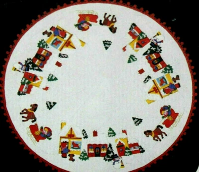 RARE  SPARKLE CITY Tree Skirt or Table Topper 48980 BUCILLA FELT KIT NIP c1982 - Image 1 of 4