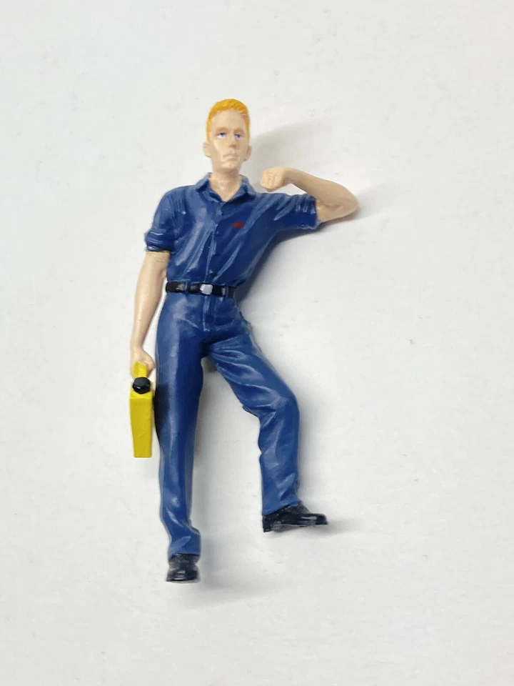 Figura mecánica de coche American Diorama 1/24 con contenedor de aceite colgando 3" Foto 1 de 4