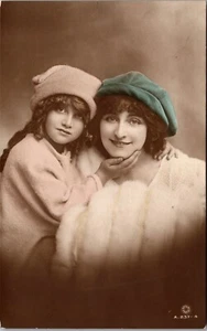 STUNNING PORTRAIT OF A BEAUTIFUL MOTHER AND HER BEAUTIFUL DAUGHTER : RPPC - Picture 1 of 2