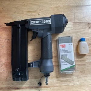 Chiodatrice Brad Craftsman calibro 18 2" con custodia e chiodi - Foto 1 di 12