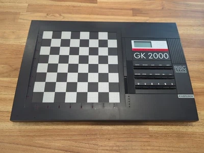 Computadora de juego de tablero de ajedrez con procesador Risc Saitek Kasparov GK 2000 Foto 1 de 4