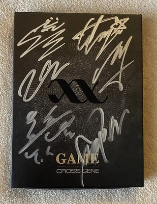 SIGNED Cross Gene Game - KPOP ALBUM RARE Foto 1 de 4